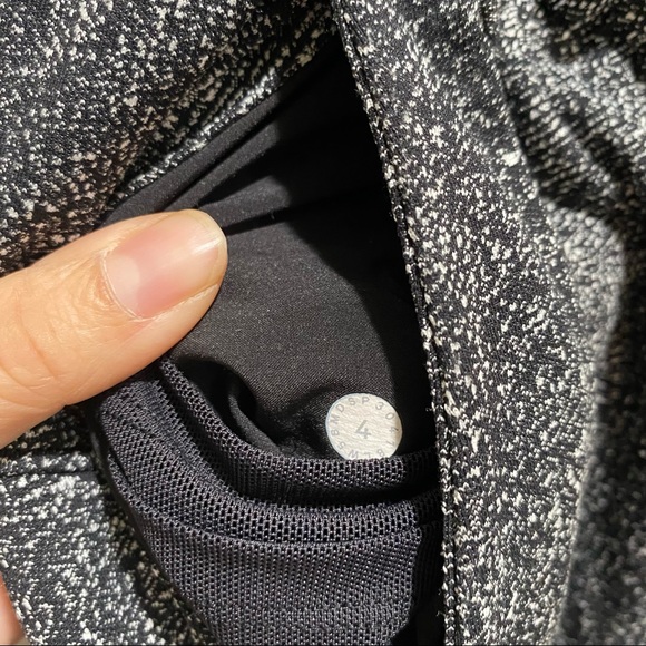 Lululemon On The Fly Pant in Feathered Jacquard Black White Black Size 4 - Picture 8 of 11